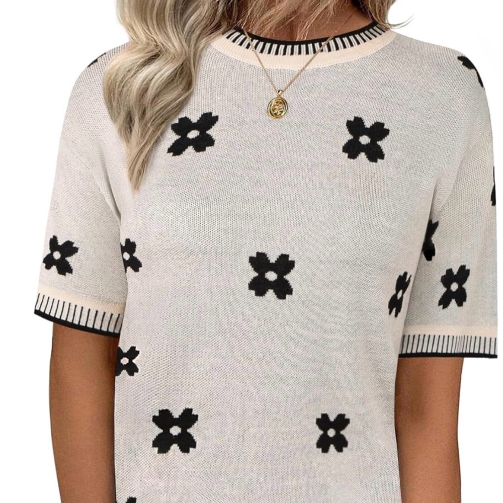 Cream and Black Graphic Ribbed Short Sleeve Tee